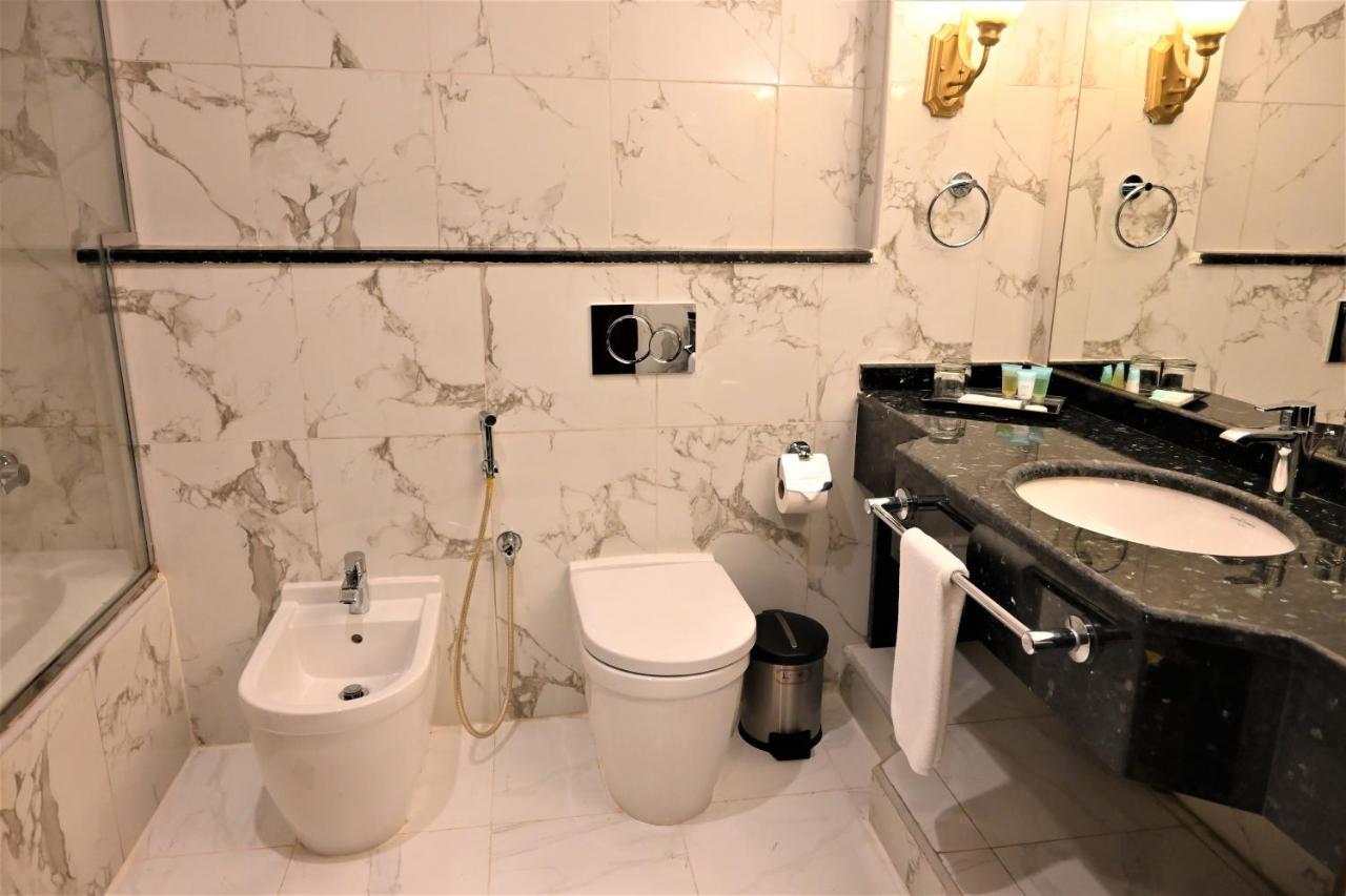 فندق Crystal Plaza Al Majaz 4*
