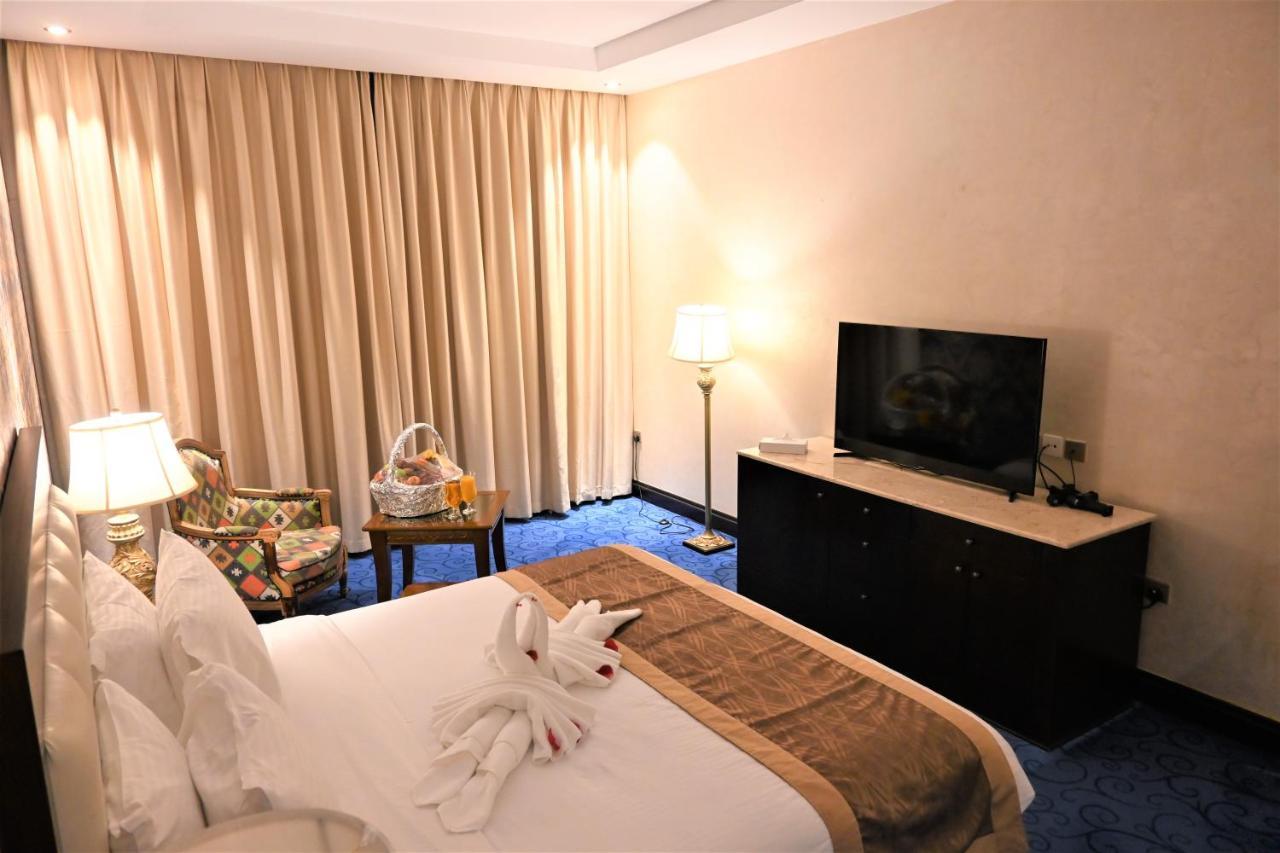 فندق Crystal Plaza Al Majaz 4*