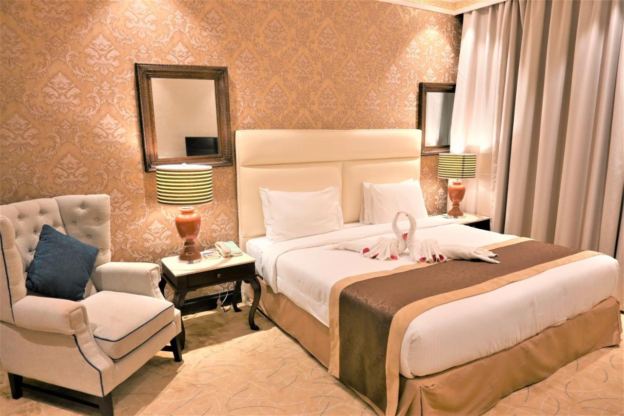 Crystal Plaza Al Majaz 4*